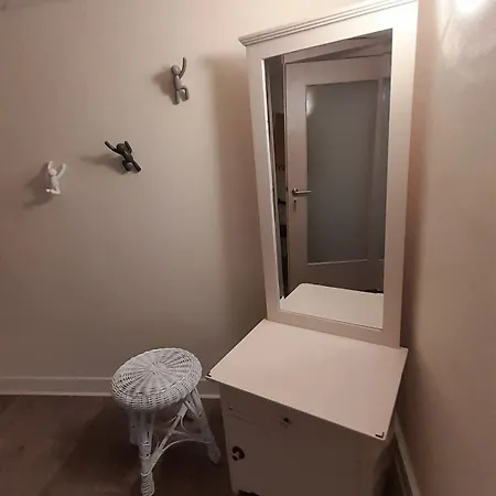 3 In 1 Haus Mit Grossem Esstisch Und Wohnzimmer Apartmán