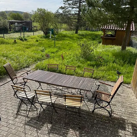 3 In 1 Haus Mit Grossem Esstisch Und Wohnzimmer